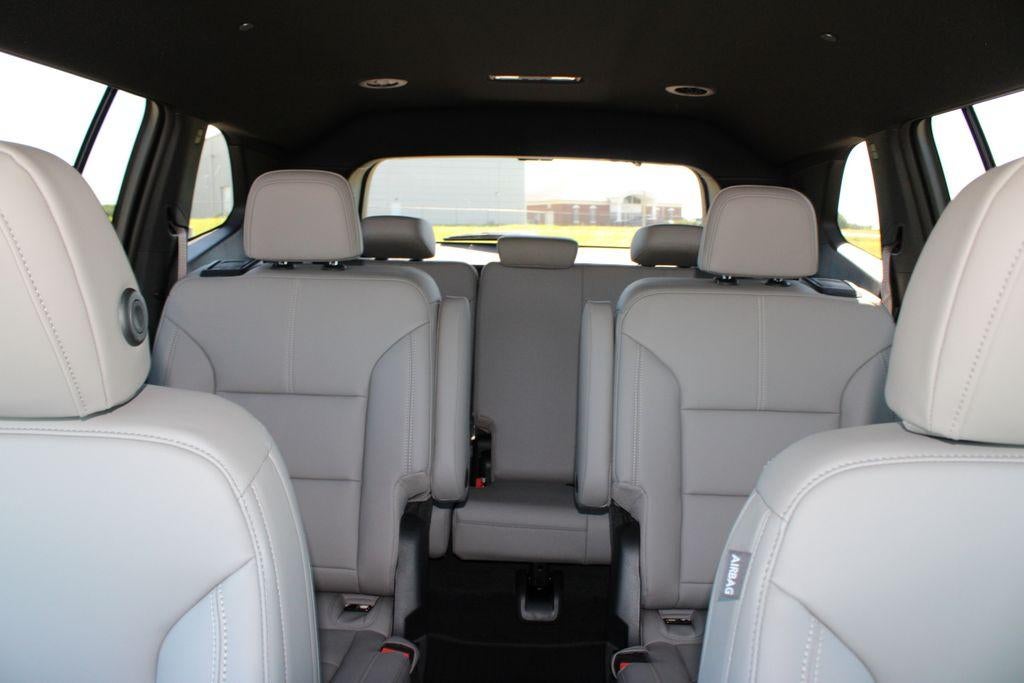 2026 GMC Acadia Elevation - Photo 17
