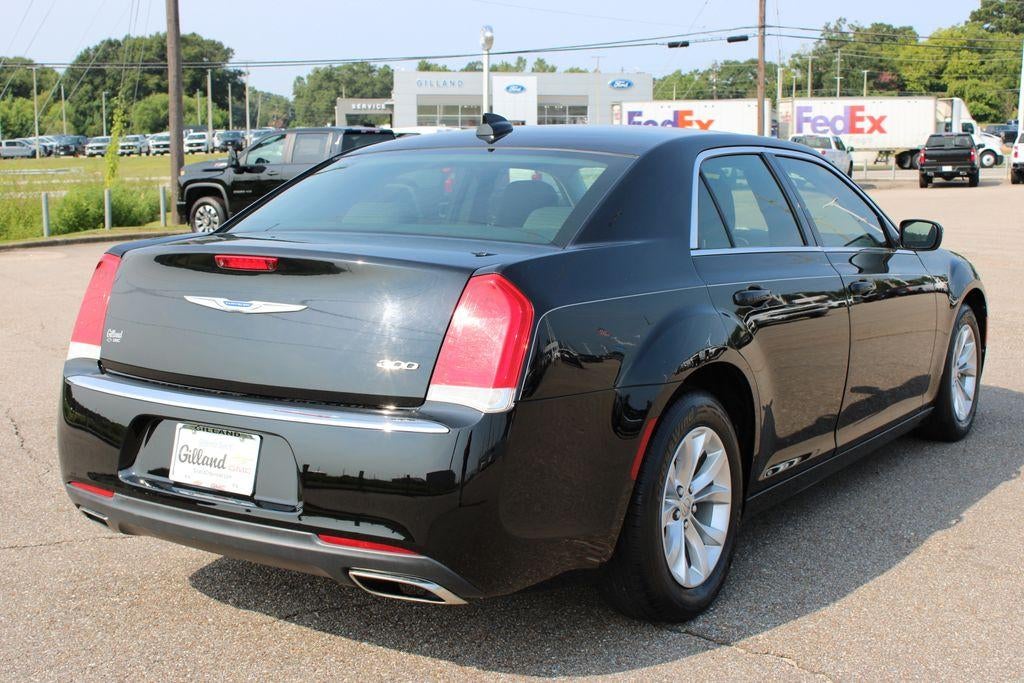 2019 Chrysler 300 Touring
