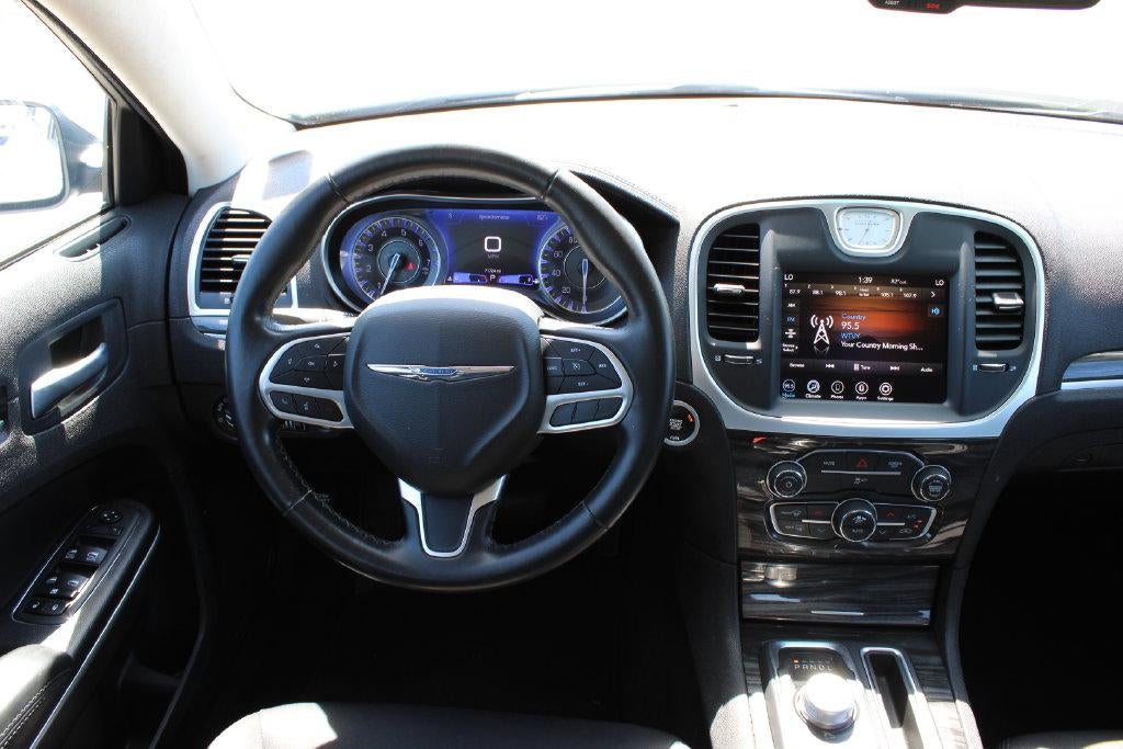 2022 Chrysler 300 Touring