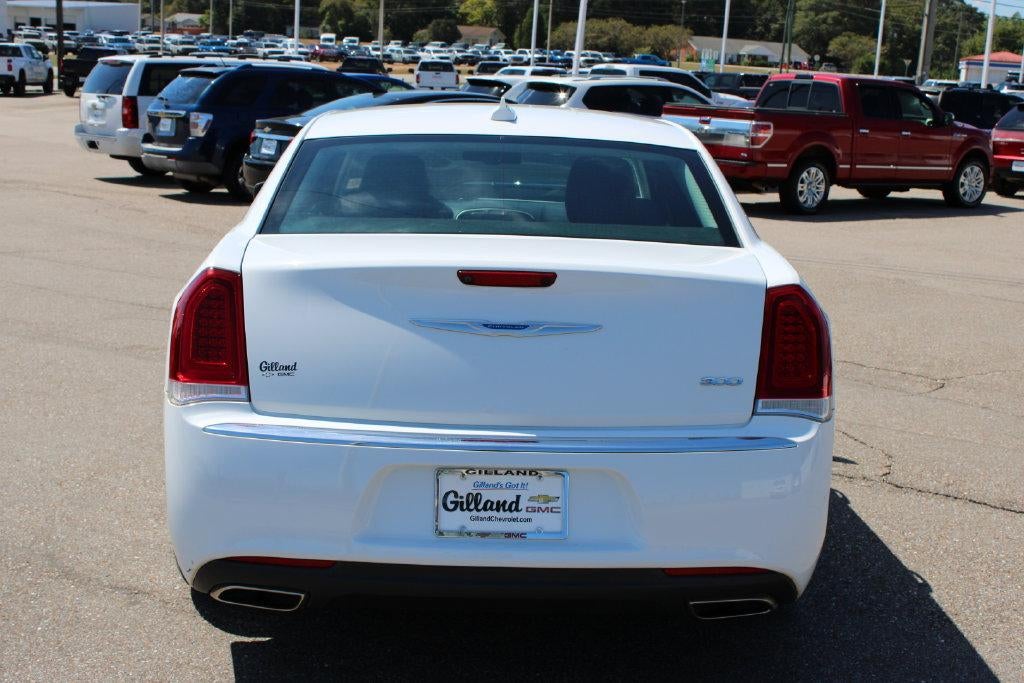 2022 Chrysler 300 Touring