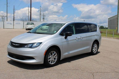 2024 Chrysler Voyager LX
