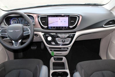 2024 Chrysler Voyager LX