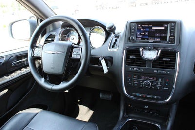 2016 Chrysler Town & Country S