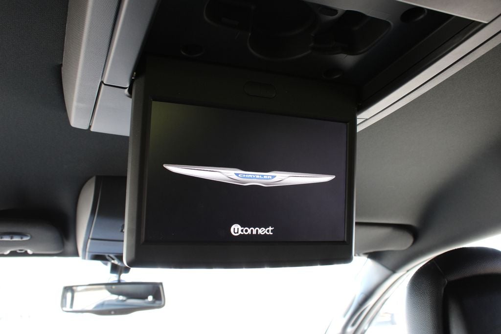 2016 Chrysler Town & Country S
