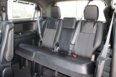 2016 Chrysler Town & Country S