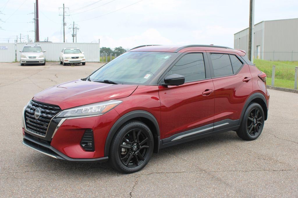 2023 Nissan Kicks SR