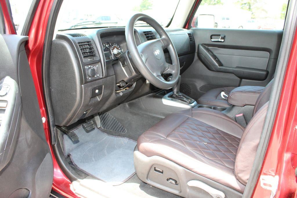 2010 HUMMER H3 Base