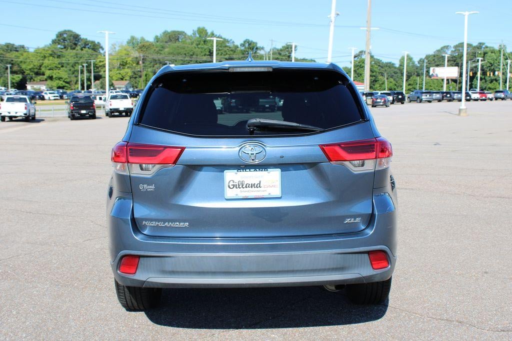 2019 Toyota Highlander SE
